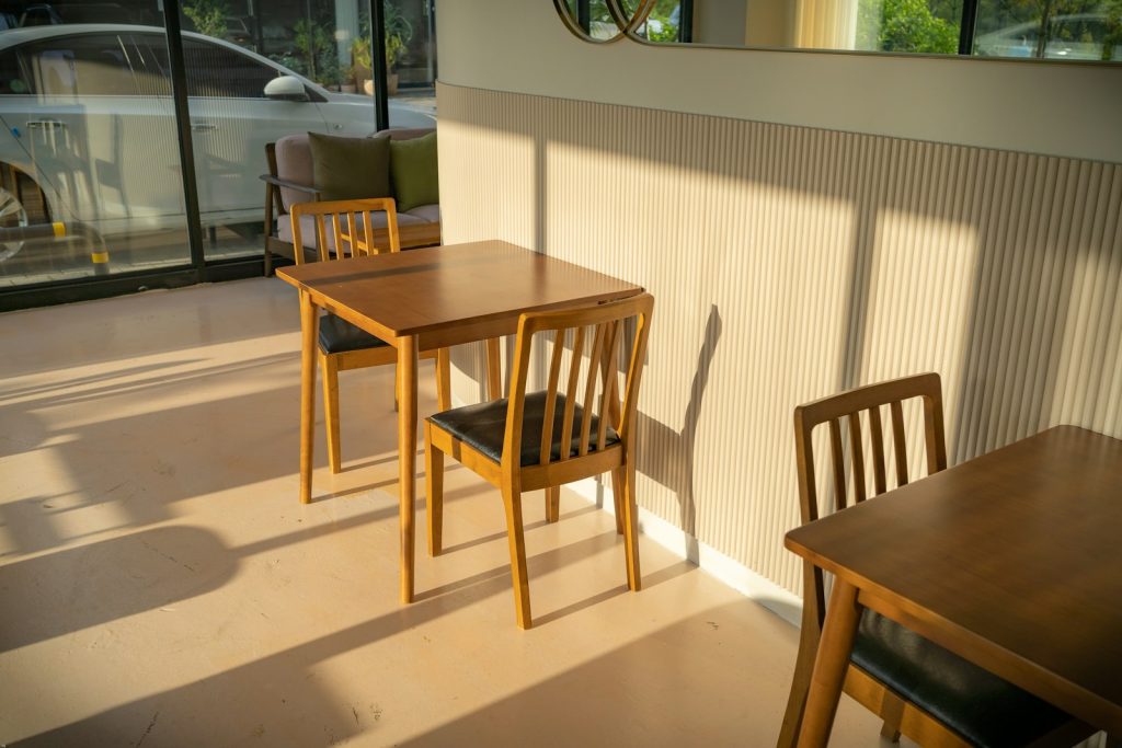 Kursi Kafe Tidak Cocok untuk Bekerja